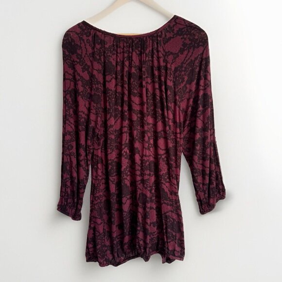 Michael Kors Women’s Lace Print Blouse Size XL Red 3/4 Sleeves Whimsigoth Vamp - Picture 7 of 8